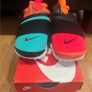 Nike Kids presto extreme Teal and Orange Slip-On Sneakers